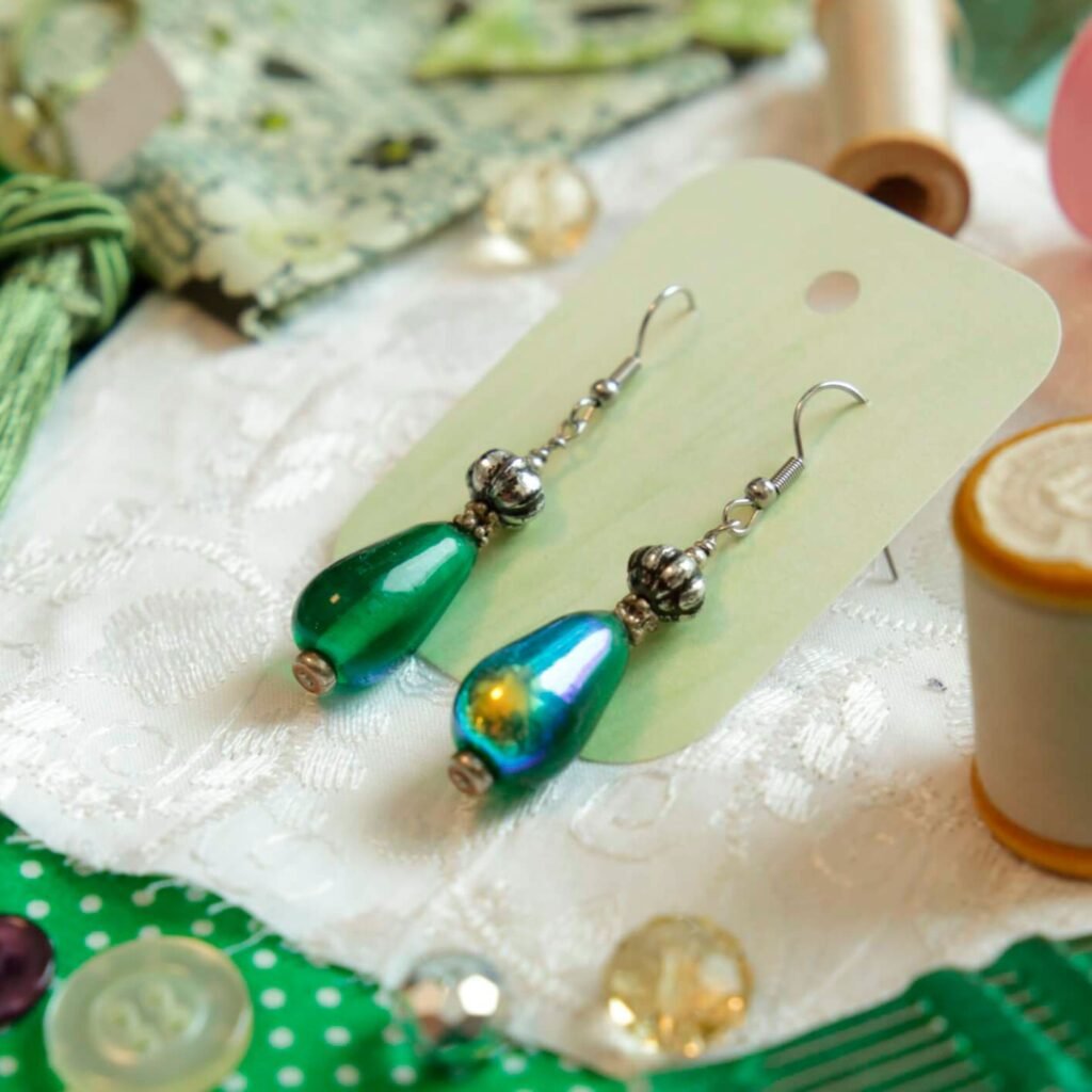 RoseMiu's House Eko-ompelimo kierrätysmateriaaleista käsityönä valmistetut korvakorut